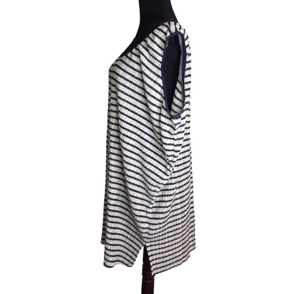 QPS Size 2X Blouse Womens Navy White Striped Sleeveless Scoop Neck NEW - Picture 2 of 6